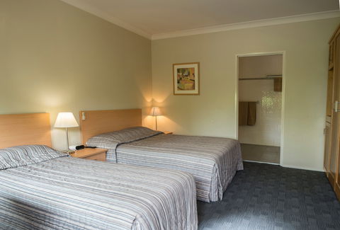 The Crown Hotel Motel - Accommodation Directory 2
