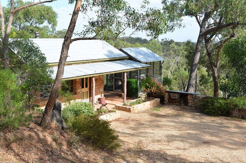 Trestrail Cottage - Accommodation Directory 0
