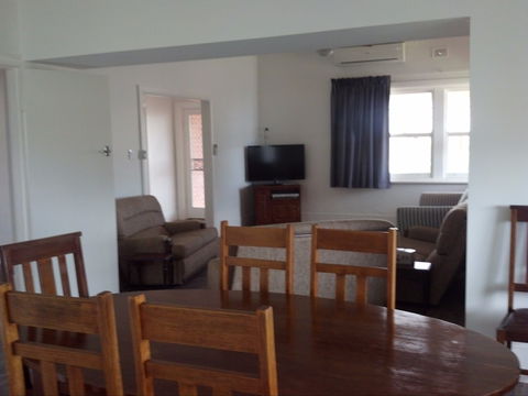 Alby's - Accommodation Directory 1
