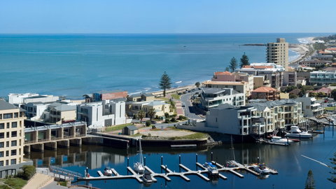 Atlantic Tower Motor Inn - Accommodation Directory 0