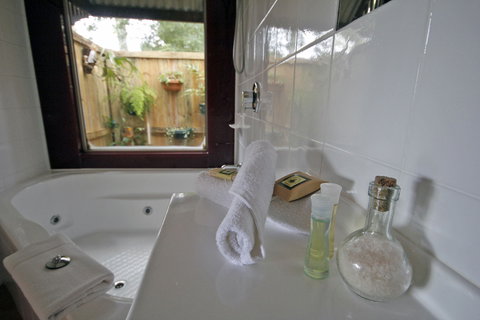 Bendles Cottages And Country Villas - Accommodation Directory 2