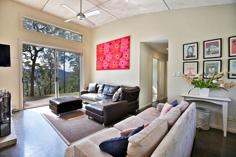 Cherrywoood - Accommodation Directory 1