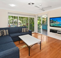 Flynns on Surf Beach Villas - Accommodation Directory