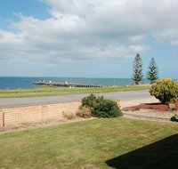 Jay Jay's Beach House - Accommodation Directory