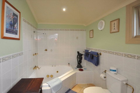 Lurline House - Accommodation Directory 1