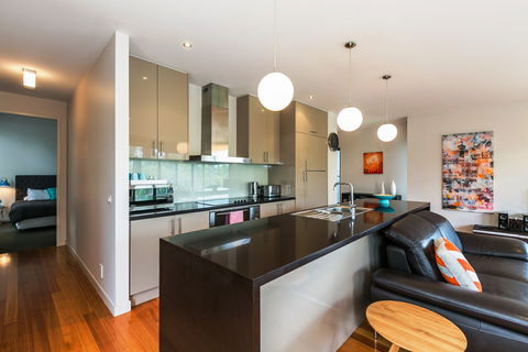 L'Vista Lorne - Accommodation Directory 2