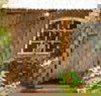 Red Tractor Retreat - Accommodation Directory