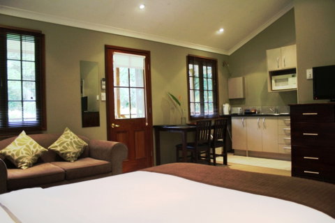 Sunshine Valley Cottages - Accommodation Directory 1