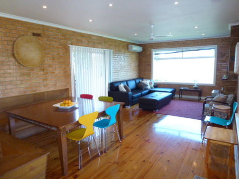 Te Whanau - Accommodation Directory 2