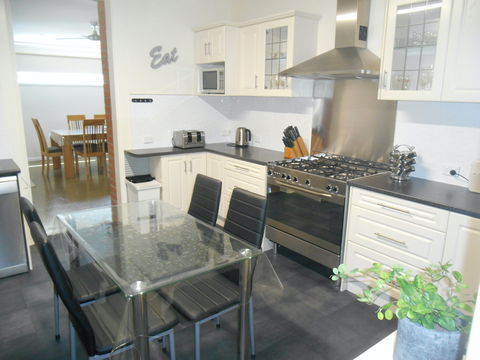 Ti Tree Cottage - Accommodation Directory 1