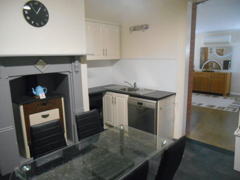 Ti Tree Cottage - Accommodation Directory 2