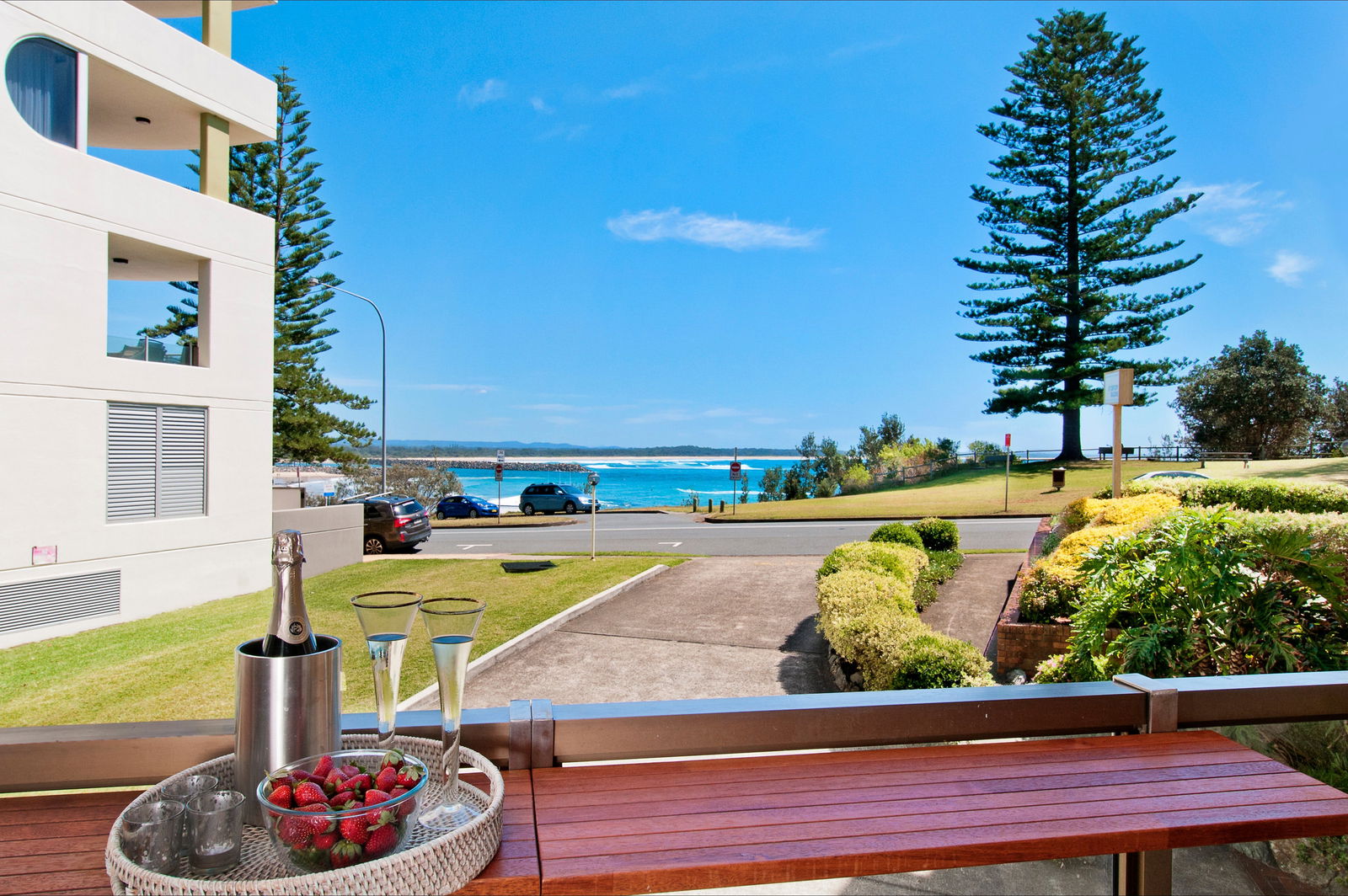 Flynns Beach ACT Accommodation Directory