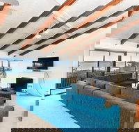 Bluffview Lookout at Victor - Accommodation Directory