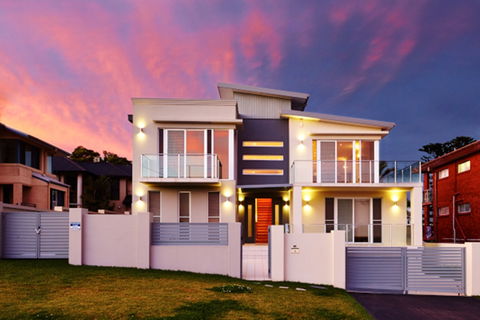 Casa Del Mar - Accommodation Directory 1