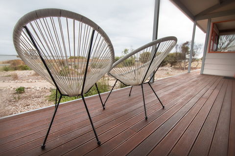 Coorong Aurora - Breathtaking Waterfront Escape - Accommodation Directory 2