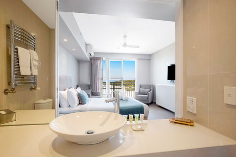 Deep Blue Hotel And Hot Springs - Accommodation Directory 2