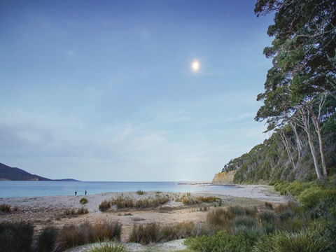 Depot Beach Cabins - Accommodation Directory 2