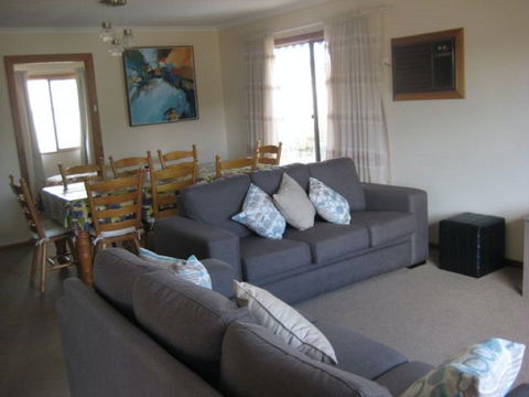 Easto's - Accommodation Directory 2