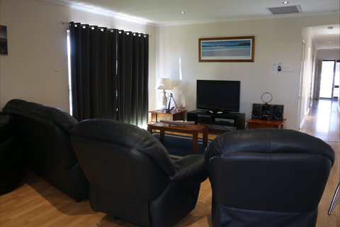 Port Hughes Escape - Accommodation Directory 1