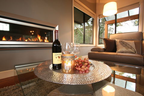 The Edge Villa - Hunter Valley Luxury Escape - Accommodation Directory 2