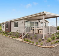 The Lake House - Accommodation Directory