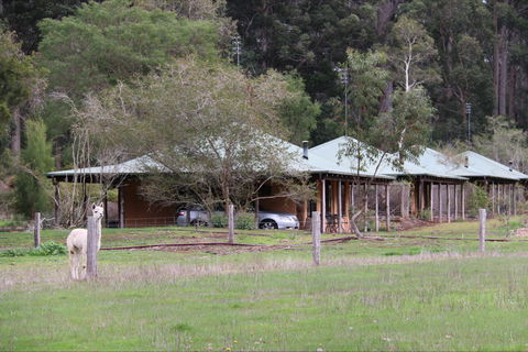 Treenbrook Cottages - Accommodation Directory 0