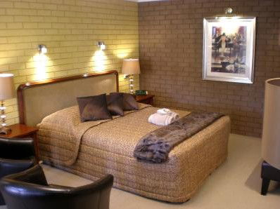 Estelle Kramer Motor Inn - Accommodation Directory 0