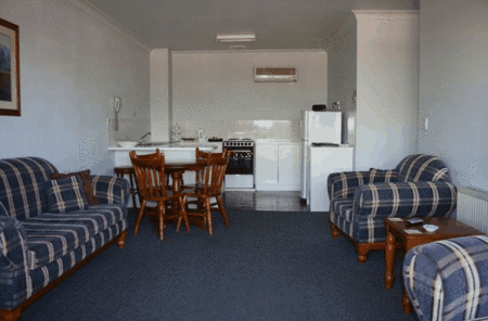 New England Motor Inn - Accommodation Directory 3