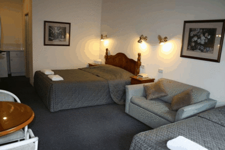 New England Motor Inn - Accommodation Directory 5