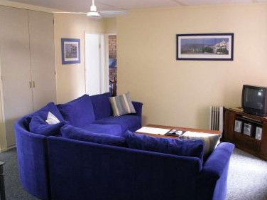 Westwood Motor Inn - Accommodation Directory 0