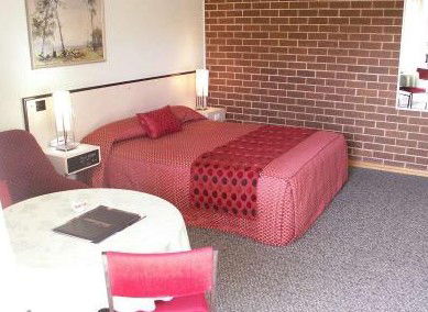 Westwood Motor Inn - Accommodation Directory 3