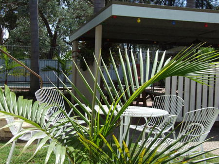 Avalon Holiday Units - Accommodation Directory 2
