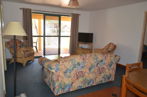 Cottesloe Beach Chalets - Accommodation Directory 7