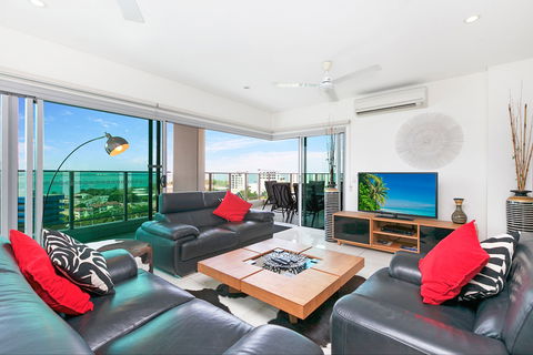 Beachlife Sands 3 Bedroom Harbour View Apartment - Accommodation Directory 1
