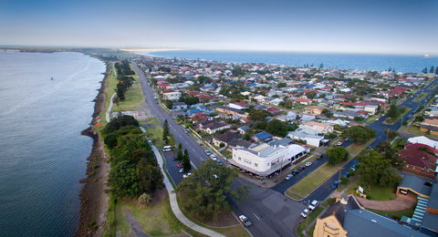 Boatrowers Hotel - Accommodation Directory 0