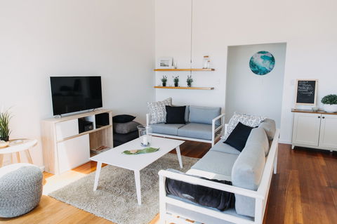 BonniEscape - Island Style Living - Accommodation Directory 0
