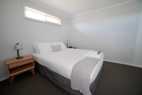 Bridport Beach Cottages - Accommodation Directory 2