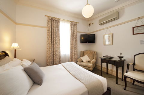 Cobb & Co Court Boutique Hotel - Accommodation Directory 2