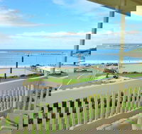 Dolphins 9 - Accommodation Directory