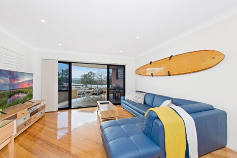 Dolphin Cove  North Haven - Accommodation Directory 0
