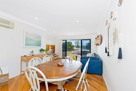 Dolphin Cove  North Haven - Accommodation Directory 1