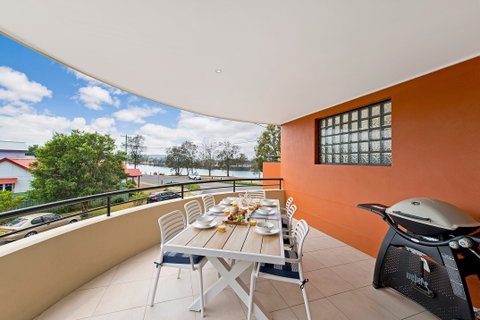 Dolphin Cove  North Haven - Accommodation Directory 2
