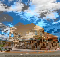 Empire Hotel - Accommodation Directory