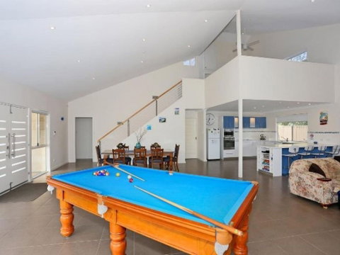 Falcon By The Bay - Accommodation Directory 0
