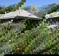 Honeysuckle Cottage - Accommodation Directory
