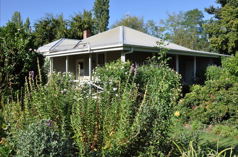 Honeysuckle Cottage - Accommodation Directory 0