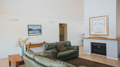 Kangaroo Retreat Holiday House - Accommodation Directory 2