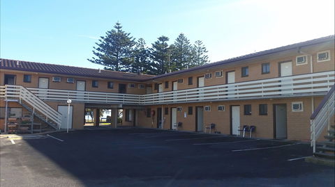 Lacepede Bay Motel & Restaurant - Accommodation Directory 2