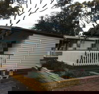 Lake Albert Caravan Park Meningie SA - Accommodation Directory