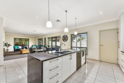 Mount Gambier Apartments - Accommodation On Lansell 1 - Accommodation Directory 1